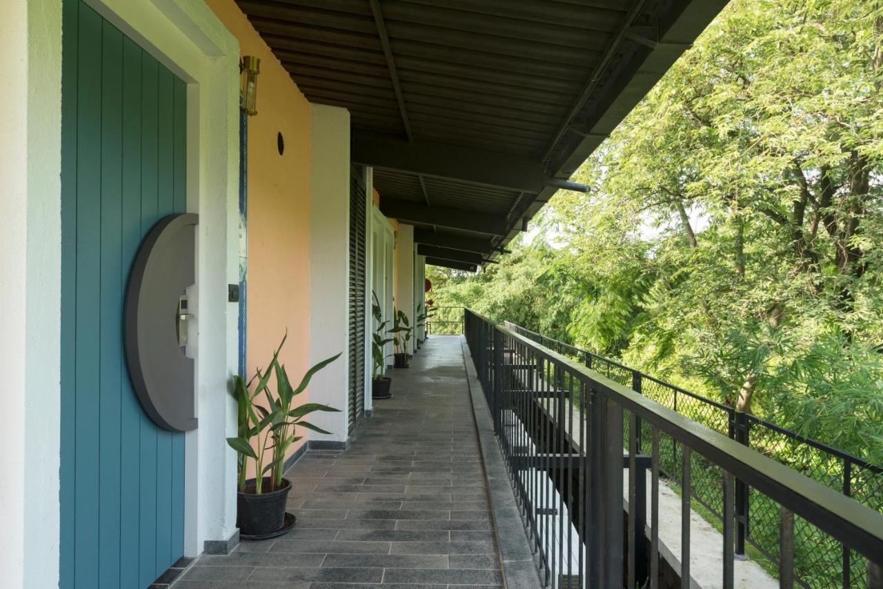 Hotel East India House Gorai Exterior foto